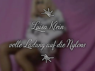 young aspen brooks presents herself