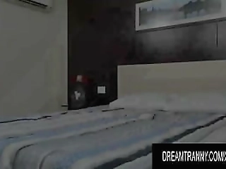 ts yasmin dornelles n leticia le farias share a double dildo then flipflop