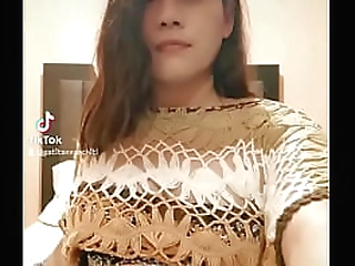 nicole pitty shows off her curvy frame while jerking off