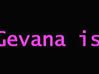 solo shemale wanks off after showing her ass