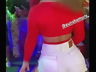 shemale lena kelly shows how to give a great hand job