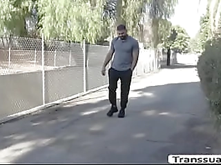 horny stud tom loves sucking tranny cock